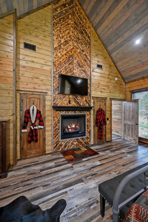 The Adirondack Honeymoon Hot Tub Soaking Tub Wood Burning Fireplace Stephens Gap Екстериор снимка