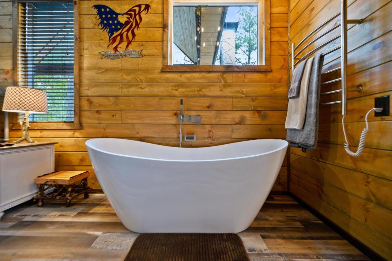 The Adirondack Honeymoon Hot Tub Soaking Tub Wood Burning Fireplace Stephens Gap Екстериор снимка