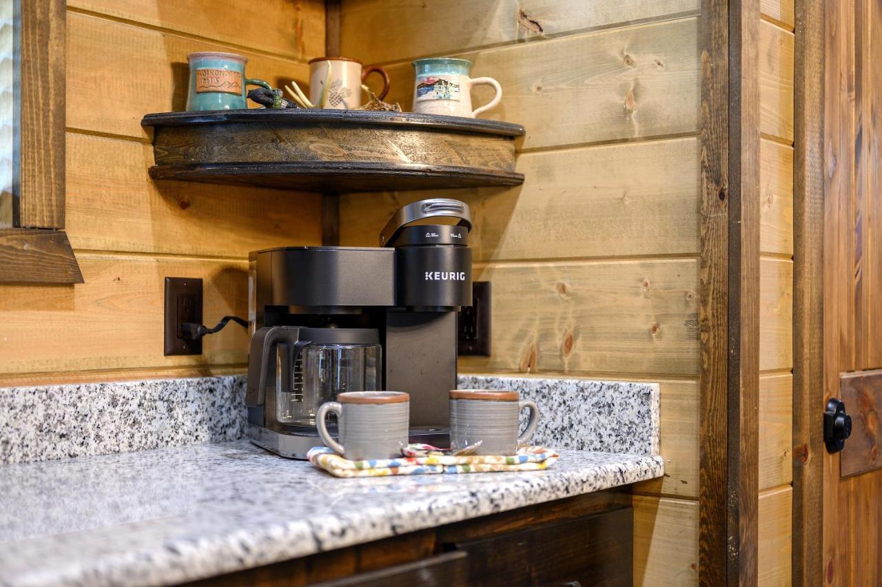 The Adirondack Honeymoon Hot Tub Soaking Tub Wood Burning Fireplace Stephens Gap Екстериор снимка